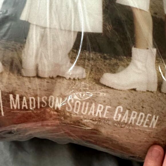 Tomorrow x Together World Tour Act Promise Madison Square Garden New York Pillow - Picture 7 of 11